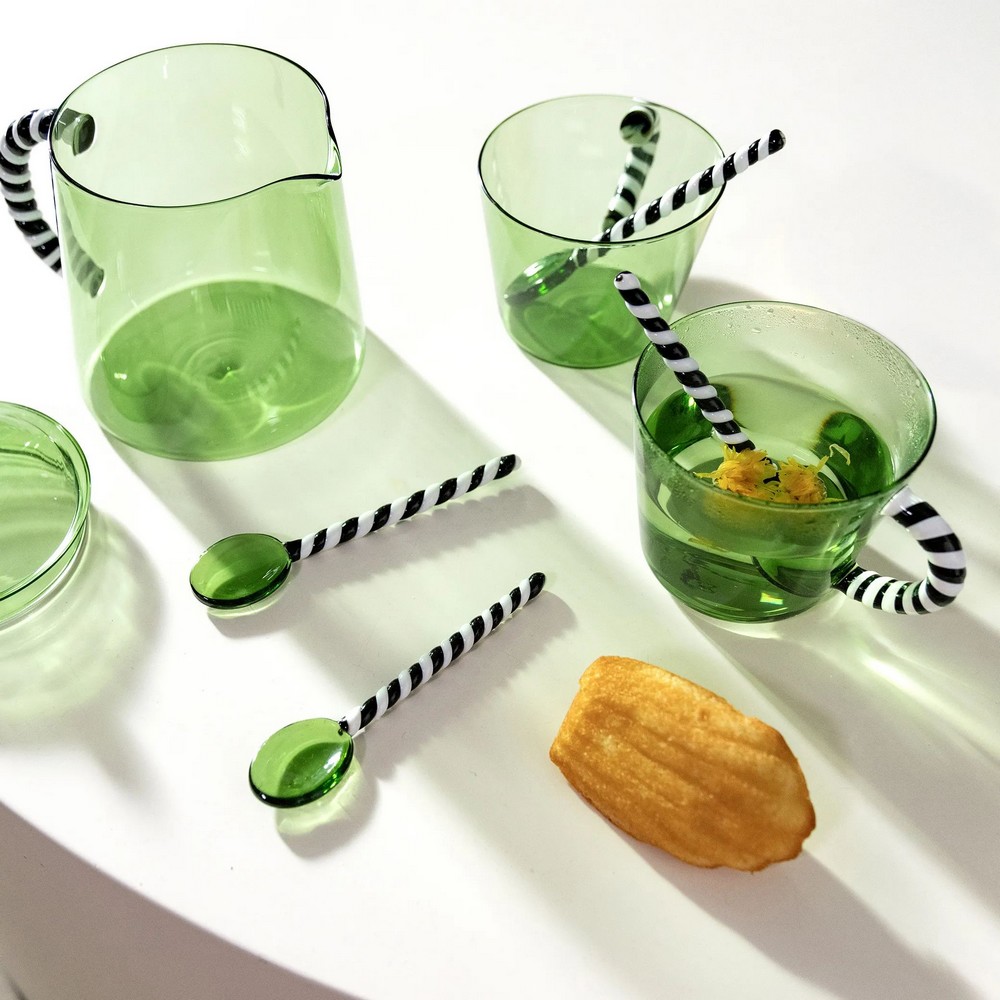 Le service à thé en verre coloré vert tendance