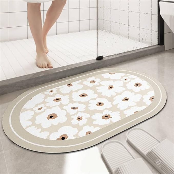 Un tapis en diatomite au motif floral