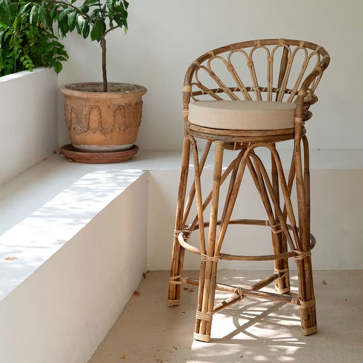 Tabouret de bar en rotin avec coussin