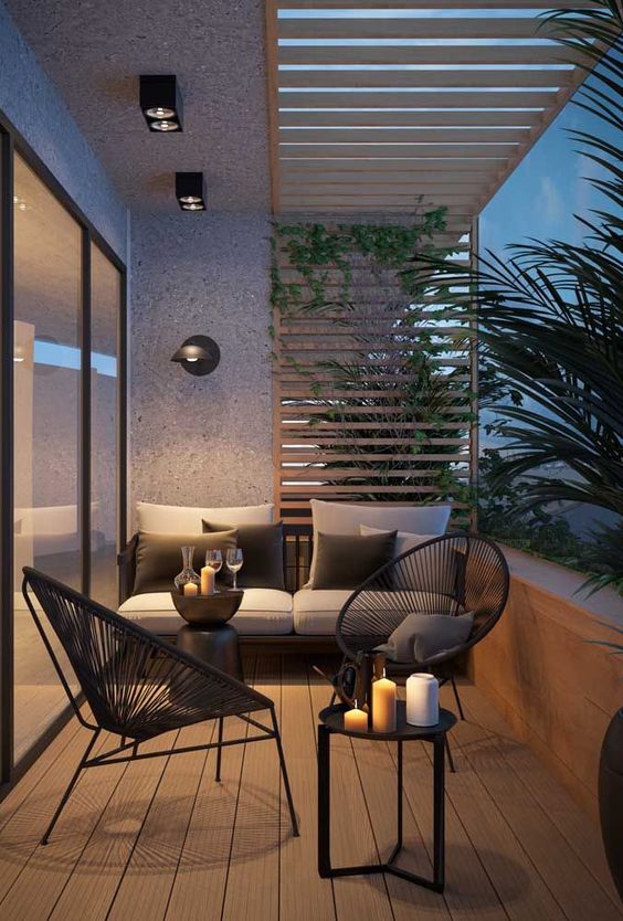 Des luminaires discrets sur le balcon