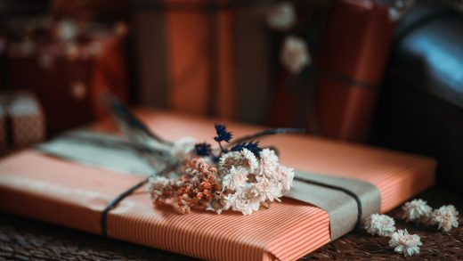 Les 8 plus beaux livres de décoration à offrir à Noël : un cadeau qui a du sens pour les passionnés d’intérieurs